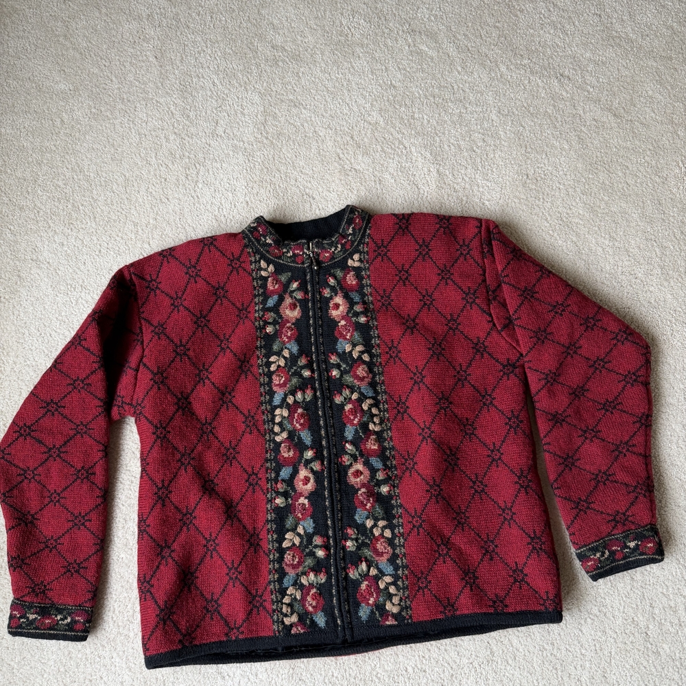 Icelandic Design Elegant Red Floral Women's Cardigan